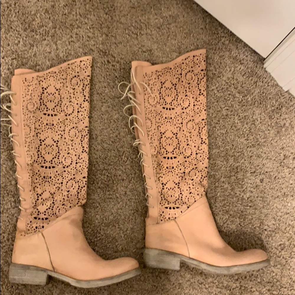 New leather boots made in Italy